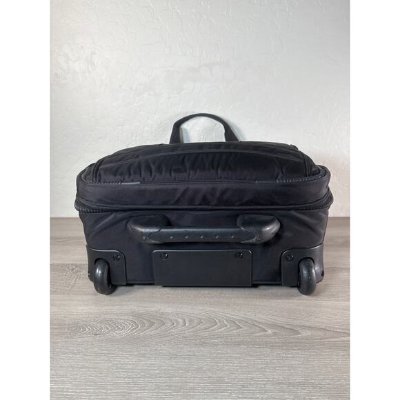 TravelPro Crew 5 Rolling Tote Wheeled Carry On Weekender 16" Telescoping Handle - Picture 6 of 9